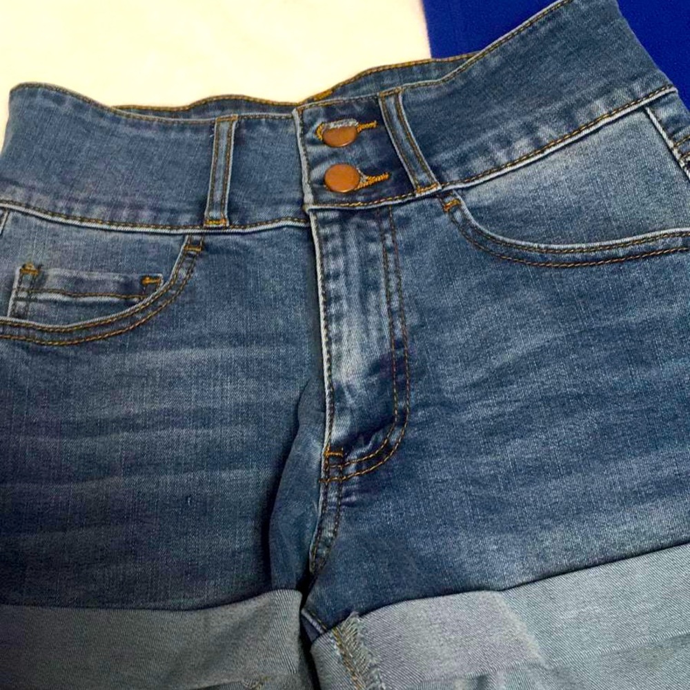 Fashion Nova shorts 26 in